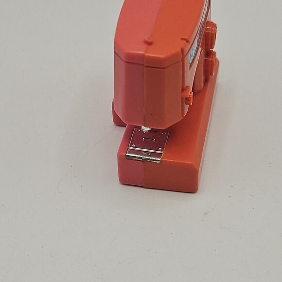 Vintage Barbie Wind Up 1980s Sewing Machine Miniature - Picture 6 of 15